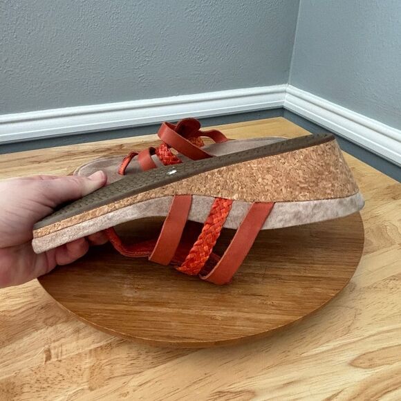 UGG AUSTRALIA MADDIE CORK WEDGE STRAPY THONG SANDALS IN FIRE OPAL SIZE 8 - Picture 5 of 9